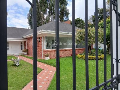 Casa de 4 alcobas en venta en Santa Ana Oriental, Bogotá, 381 m² · foto 2 de 19