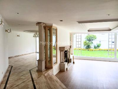 Casa de 4 alcobas en venta en Santa Ana Oriental, Bogotá, 381 m² · foto 8 de 19