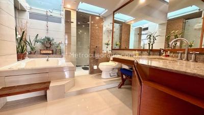 Apartamento de 3 alcobas en venta en Colina Campestre, Bogotá, 196 m² · foto 18 de 20