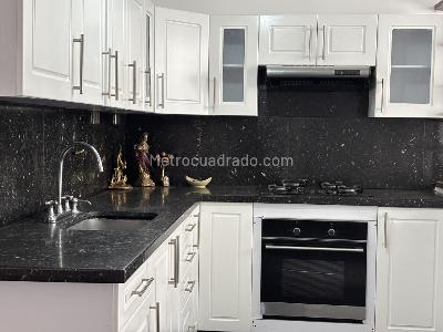 Apartamento en venta en Santa Barbara Central, Bogotá · foto 2 de 19
