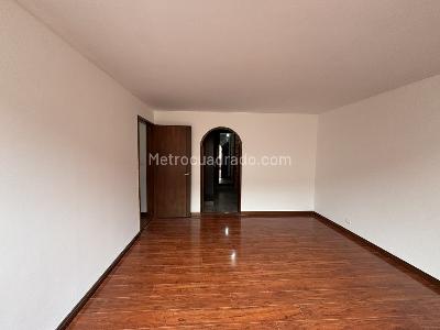 Apartamento en venta en Santa Barbara Central, Bogotá · foto 4 de 19