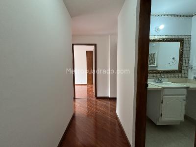 Apartamento en venta en Santa Barbara Central, Bogotá · foto 9 de 19