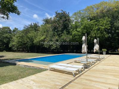 Casa de 5 alcobas en venta en Condominio Campestre El Paso, Girardot, 527 m² · foto 8 de 20