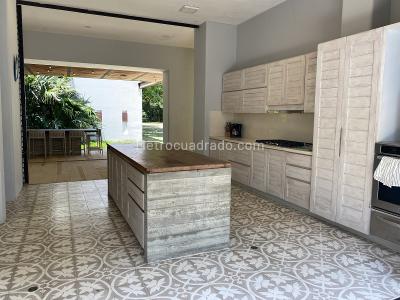 Casa de 5 alcobas en venta en Condominio Campestre El Paso, Girardot, 527 m² · foto 14 de 20