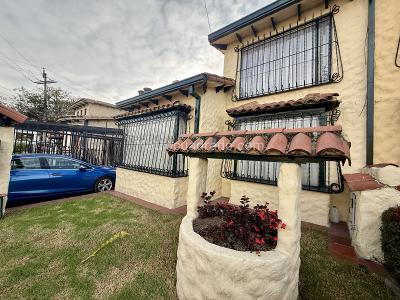 Casa de 3 alcobas en venta en Colina Campestre, Bogotá, 243 m² · foto 2 de 20