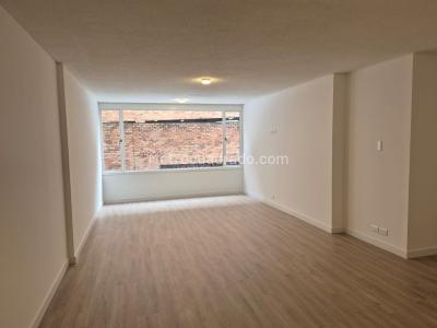 Apartamento de 3 alcobas en venta en Chico Norte, Bogotá, 105 m² · foto 3 de 15