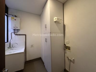 Apartamento de 1 alcoba en venta en Santa Ana Occidental, Bogotá, 54 m² · foto 8 de 17