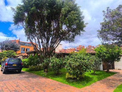Casa de 3 alcobas en venta en Gratamira, Bogotá, 220 m² · foto 4 de 20