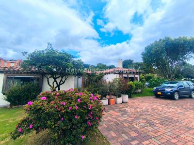 Casa de 3 alcobas en venta en Gratamira, Bogotá, 220 m² · foto 5 de 20