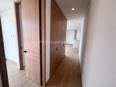 Apartamento de 2 alcobas en venta en El Virrey, Bogotá, 83 m² · foto 11 de 19