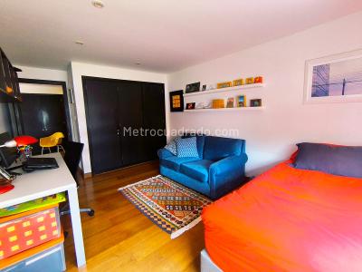 Apartamento de 3 alcobas en venta en Santa Barbara, Bogotá, 215 m² · foto 12 de 20