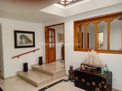Apartamento de 4 alcobas en venta en Santa Barbara Alta, Bogotá, 390 m² · foto 2 de 20