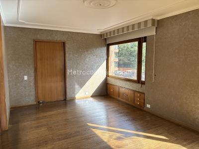 Apartamento en venta en Los Rosales, Bogotá · foto 3 de 20