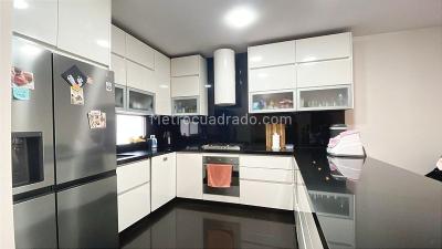 Apartamento de 2 alcobas en venta en Chico Reservado, Bogotá, 108 m² · foto 5 de 20
