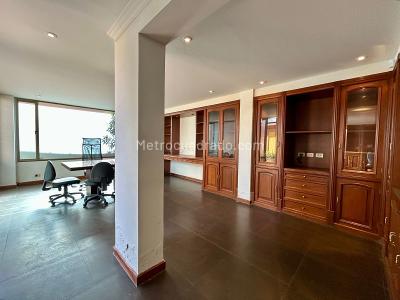 Casa de 4 alcobas en venta en Polo Club, Bogotá, 315 m² · foto 5 de 20