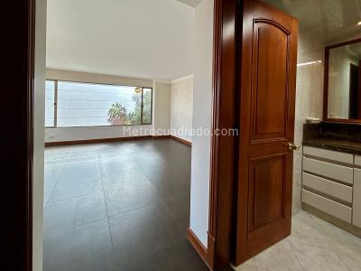 Casa de 4 alcobas en venta en Polo Club, Bogotá, 315 m² · foto 9 de 20
