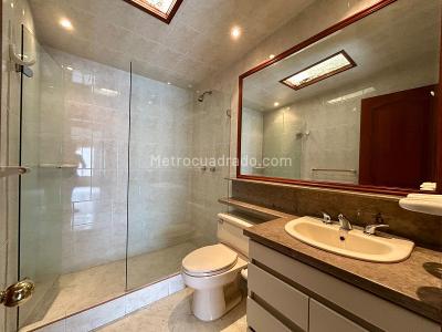 Casa de 4 alcobas en venta en Polo Club, Bogotá, 315 m² · foto 11 de 20