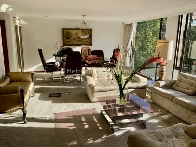 Apartamento de 3 alcobas en venta en La Carolina, Bogotá, 96 m² · foto 4 de 20
