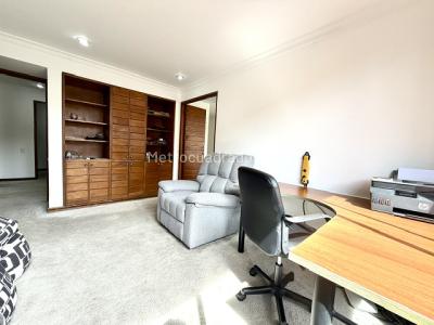 Apartamento de 3 alcobas en venta en La Carolina, Bogotá, 96 m² · foto 14 de 20