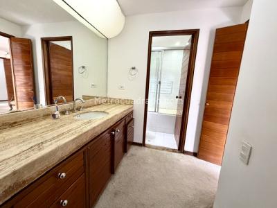 Apartamento de 3 alcobas en venta en La Carolina, Bogotá, 96 m² · foto 18 de 20