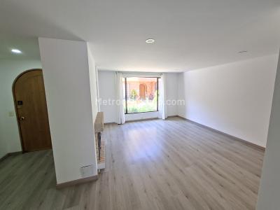 Apartamento de 4 alcobas en venta en Colina Campestre, Bogotá, 240 m² · foto 2 de 20