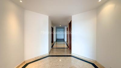 Apartamento de 4 alcobas en venta en Santa Barbara Alta, Bogotá, 400 m² · foto 11 de 20