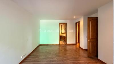 Apartamento de 4 alcobas en venta en Santa Barbara Alta, Bogotá, 400 m² · foto 16 de 20