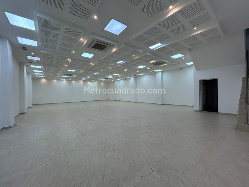 Local Comercial en Arriendo, La Castellana, Bogotá D.C. - Más