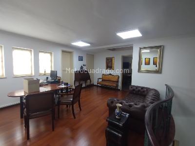 Casa de 5 alcobas en venta en La Magdalena Teusaquillo, Bogotá, 398 m² · foto 12 de 20