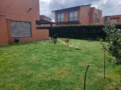 Casa de 3 alcobas en venta en Vereda Bojaca Quintas De San Fabian, Chía, 150 m² · foto 2 de 20