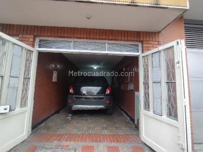 Casa de 5 alcobas en venta en La Pradera Puente Aranda, Bogotá, 550 m² · foto 2 de 20