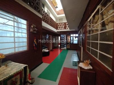 Casa de 5 alcobas en venta en La Pradera Puente Aranda, Bogotá, 550 m² · foto 3 de 20
