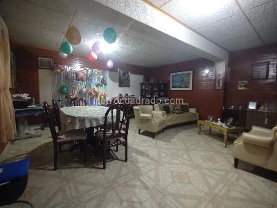 Casa de 5 alcobas en venta en La Pradera Puente Aranda, Bogotá, 550 m² · foto 6 de 20