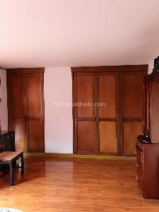 Apartamento de 4 alcobas en venta en Chico, Bogotá, 204 m² · foto 9 de 13