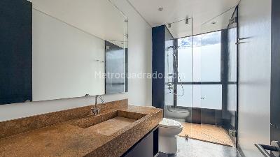 Apartamento de 3 alcobas en venta en Los Rosales, Bogotá, 348 m² · foto 16 de 20