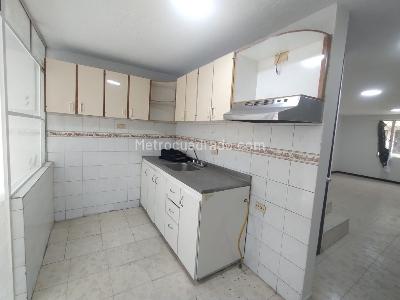 Casa de 4 alcobas en venta en Villas De Granada Engativa, Bogotá, 110 m² · foto 3 de 20