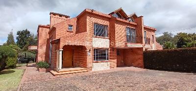 Casa de 4 alcobas en venta en Kataty, Chía, 247 m² · foto 2 de 20