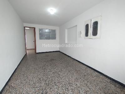Casa de 5 alcobas en venta en Veraguas Puente Aranda, Bogotá, 229 m² · foto 3 de 20