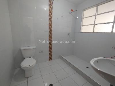Casa de 5 alcobas en venta en Veraguas Puente Aranda, Bogotá, 229 m² · foto 4 de 20