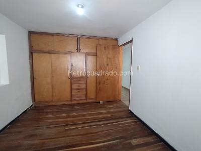 Casa de 5 alcobas en venta en Veraguas Puente Aranda, Bogotá, 229 m² · foto 8 de 20