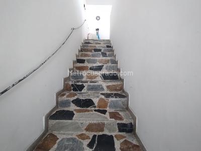 Casa de 5 alcobas en venta en Veraguas Puente Aranda, Bogotá, 229 m² · foto 11 de 20