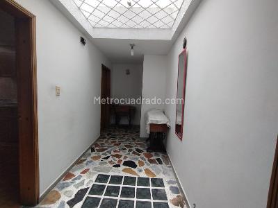Casa de 5 alcobas en venta en Veraguas Puente Aranda, Bogotá, 229 m² · foto 17 de 20