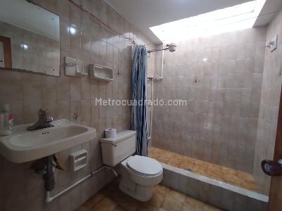 Casa de 5 alcobas en venta en Veraguas Puente Aranda, Bogotá, 229 m² · foto 18 de 20