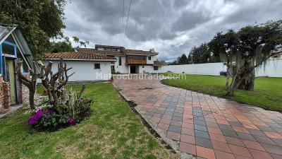 Casa de 4 alcobas en venta en San Jose De Bavaria, Bogotá, 1017 m² · foto 3 de 9