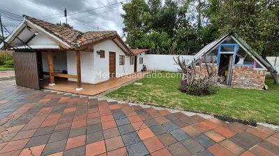 Casa de 4 alcobas en venta en San Jose De Bavaria, Bogotá, 1017 m² · foto 6 de 9