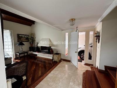 Casa de 4 alcobas en venta en Cedro Golf, Bogotá, 210 m² · foto 4 de 18