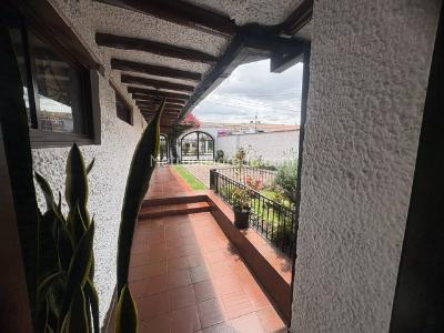 Casa de 4 alcobas en venta en Pontevedra, Bogotá, 251 m² · foto 3 de 19