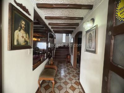 Casa de 4 alcobas en venta en Pontevedra, Bogotá, 251 m² · foto 4 de 19