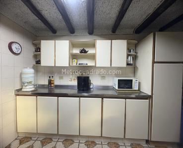Casa de 4 alcobas en venta en Pontevedra, Bogotá, 251 m² · foto 8 de 19