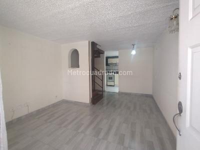 Casa de 3 alcobas en venta en Villa Luz, Bogotá, 68 m² · foto 2 de 20